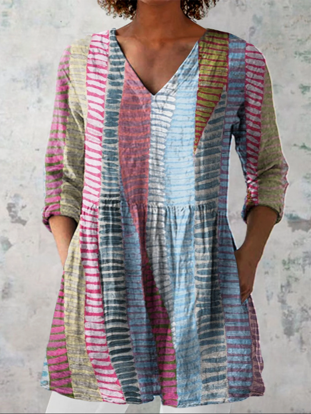 Hester™ Long V-Neck Print Blouse