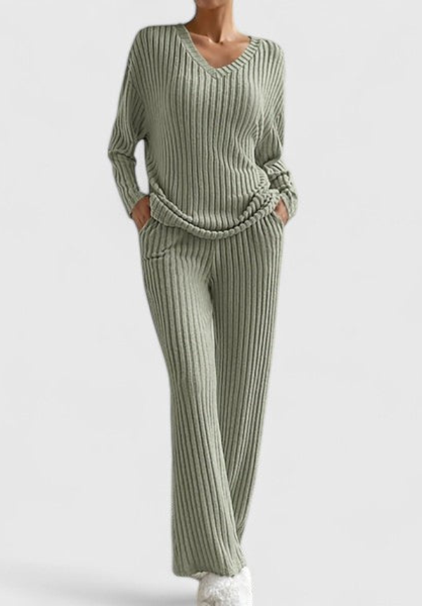 Barbaretta™ V-Neck Ribbed Knit Set