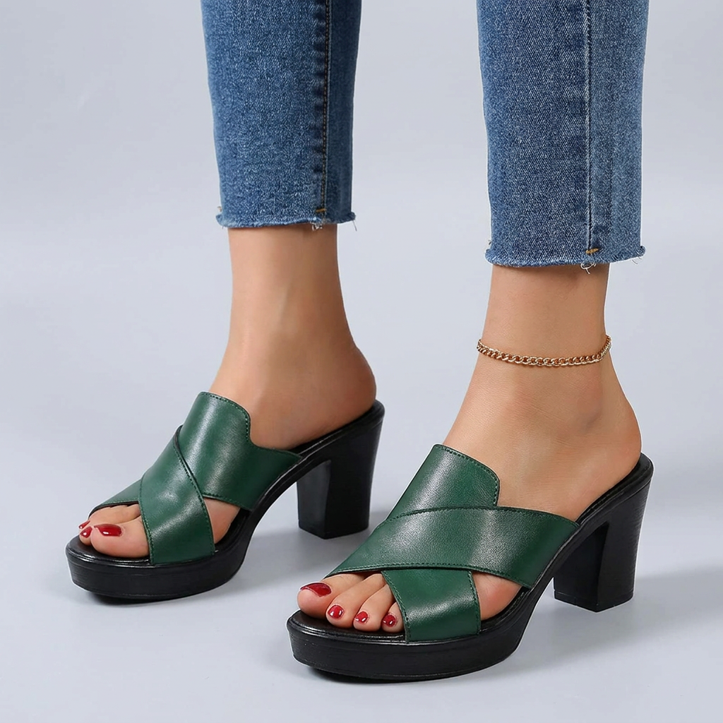 Phyllida™ Cushioned Slip-Resistant Sandals